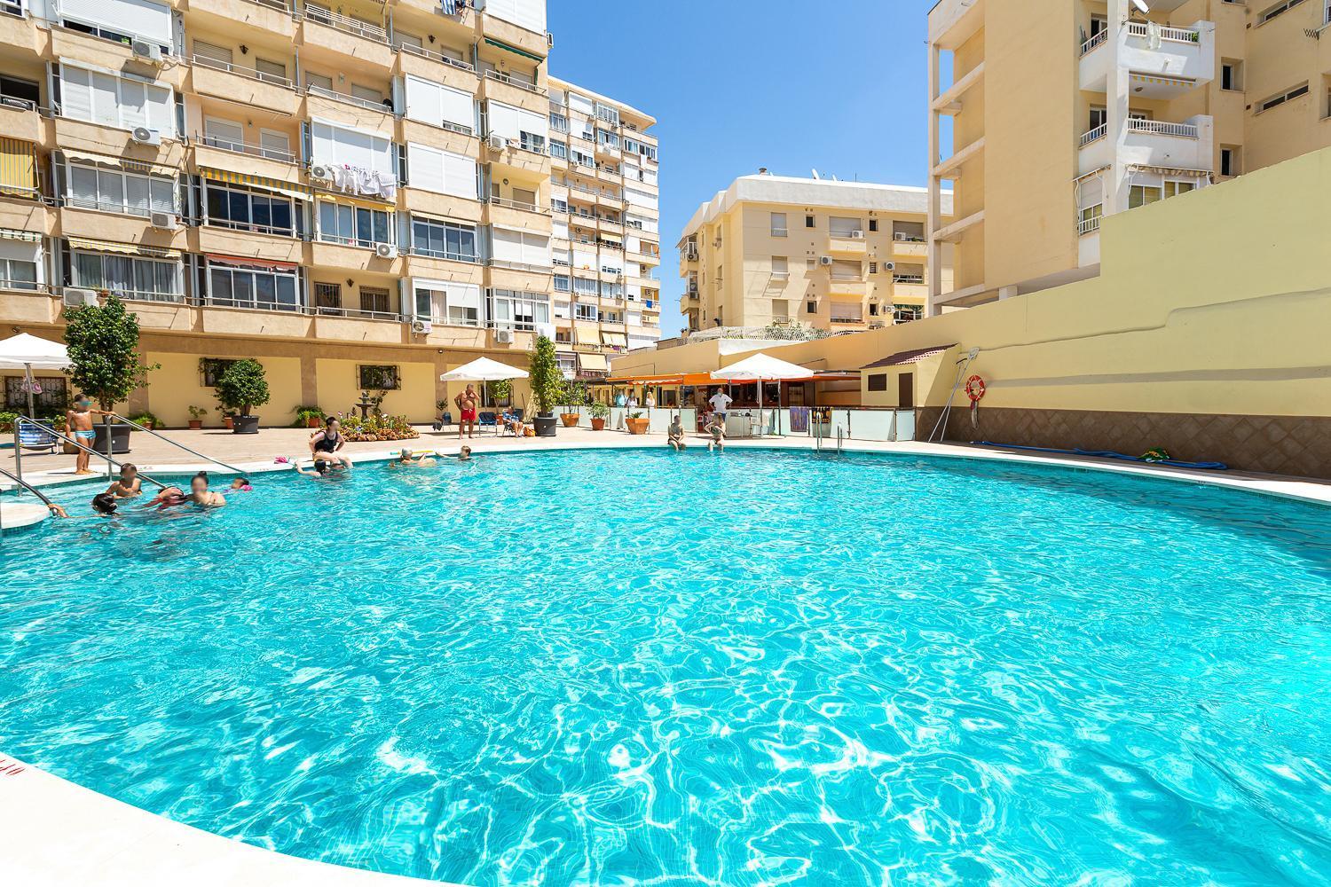 Ver952 - Vistas Mar Y Piscina, Wifi, Playa 600 Metros, Centro 150 Metros Torremolinos Luaran gambar